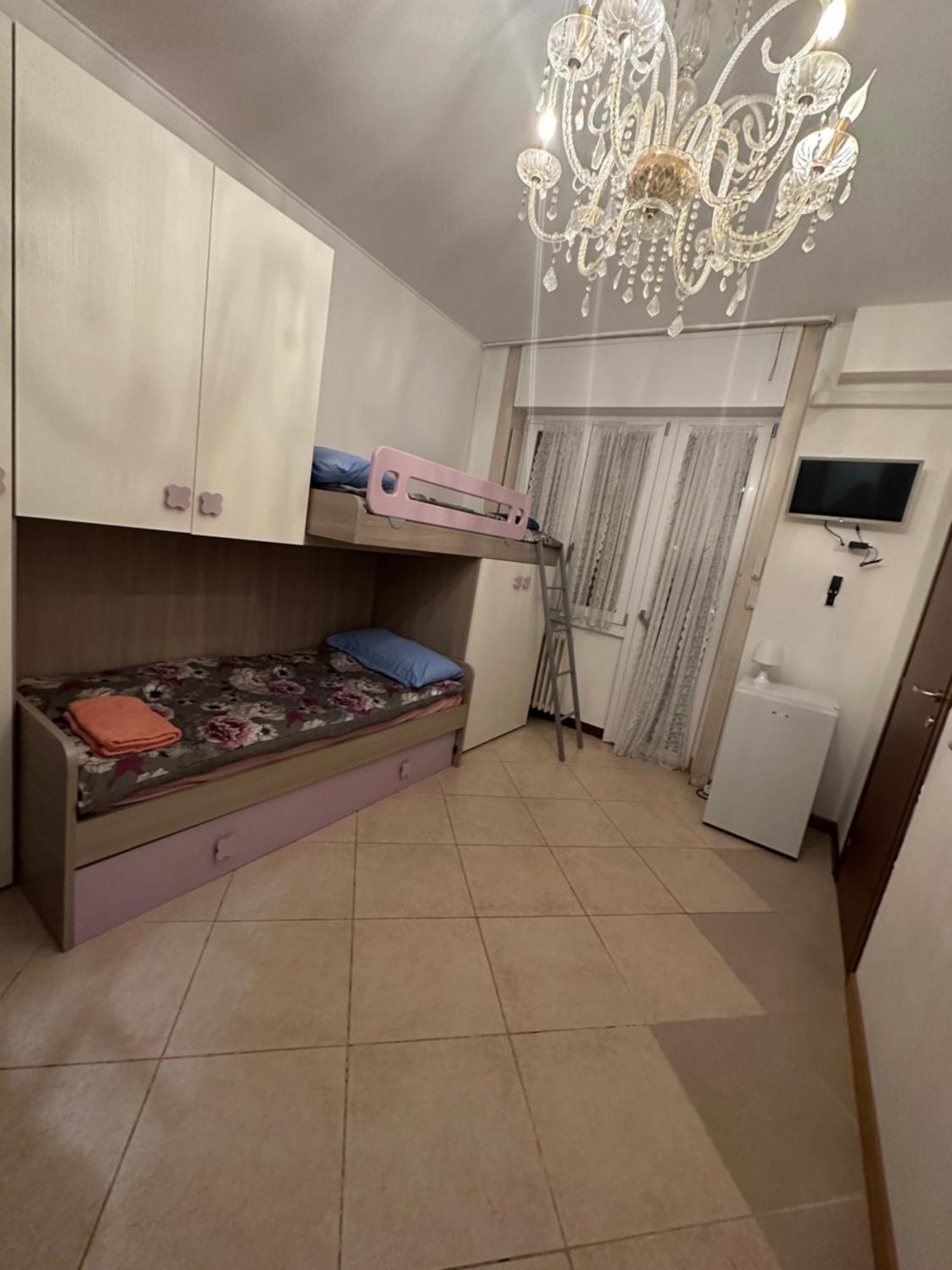 Gigli, Rooms Con Cucina In Comune E Terrazza Милан Экстерьер фото