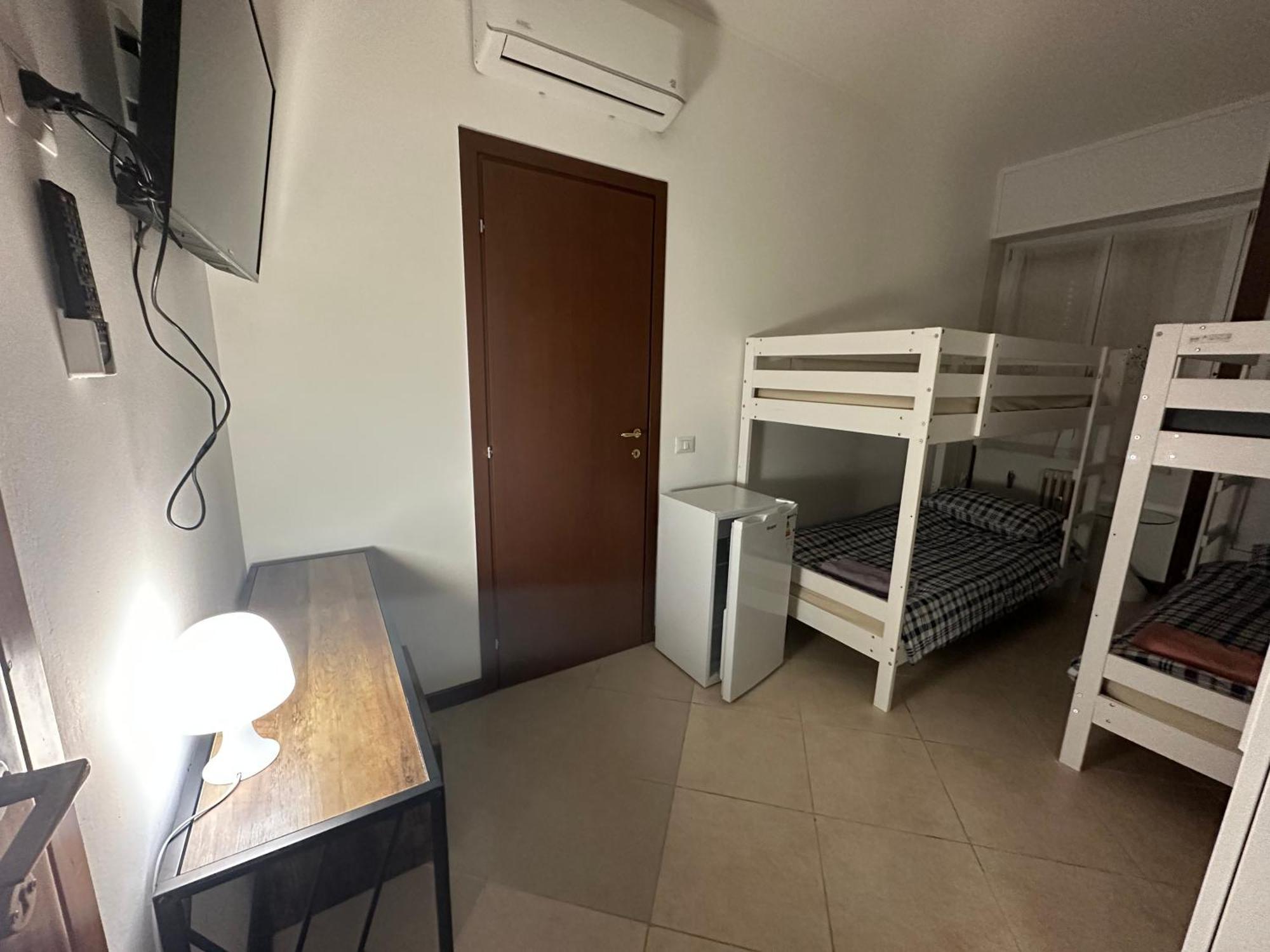 Gigli, Rooms Con Cucina In Comune E Terrazza Милан Экстерьер фото