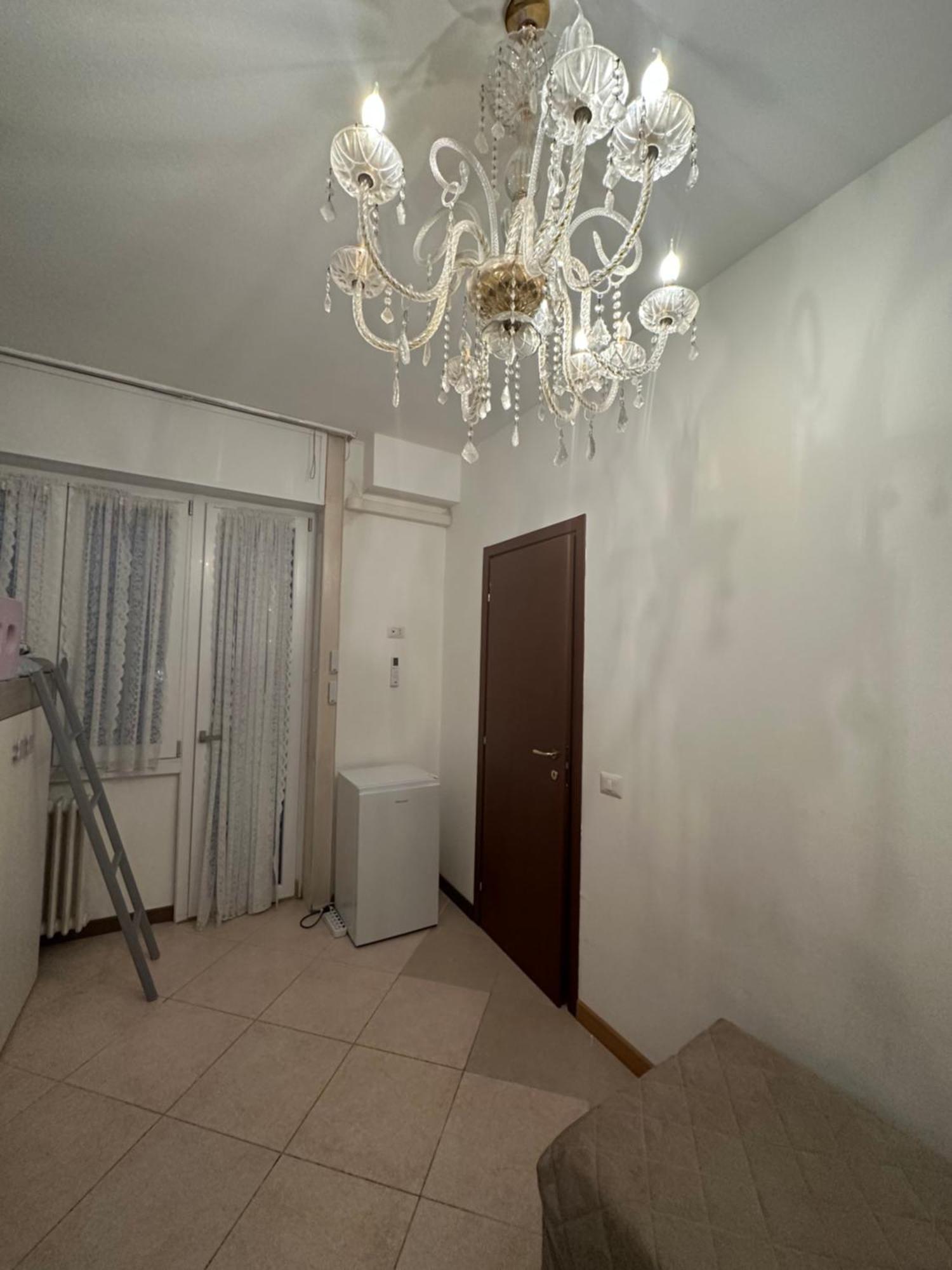 Gigli, Rooms Con Cucina In Comune E Terrazza Милан Экстерьер фото