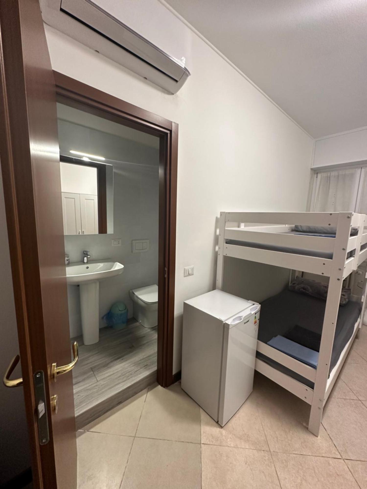 Gigli, Rooms Con Cucina In Comune E Terrazza Милан Экстерьер фото